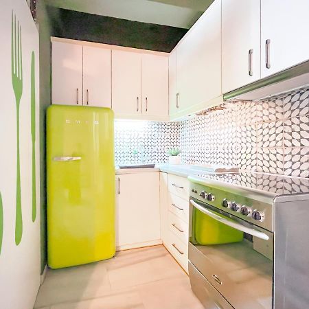 Loft 1 Bedroom Apartment In The Heart Of เอเธนส์ ภายนอก รูปภาพ