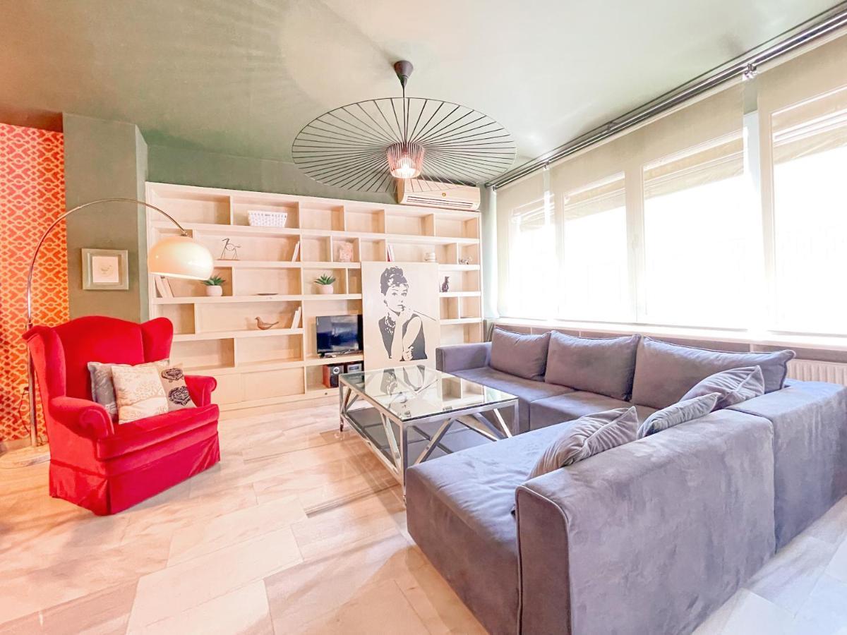 Loft 1 Bedroom Apartment In The Heart Of เอเธนส์ ภายนอก รูปภาพ