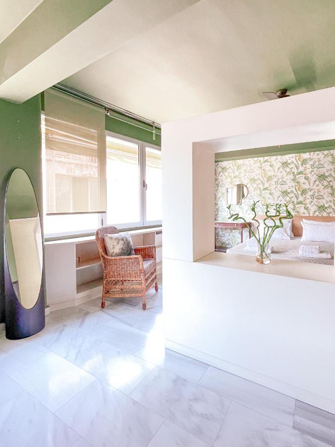 Loft 1 Bedroom Apartment In The Heart Of เอเธนส์ ภายนอก รูปภาพ
