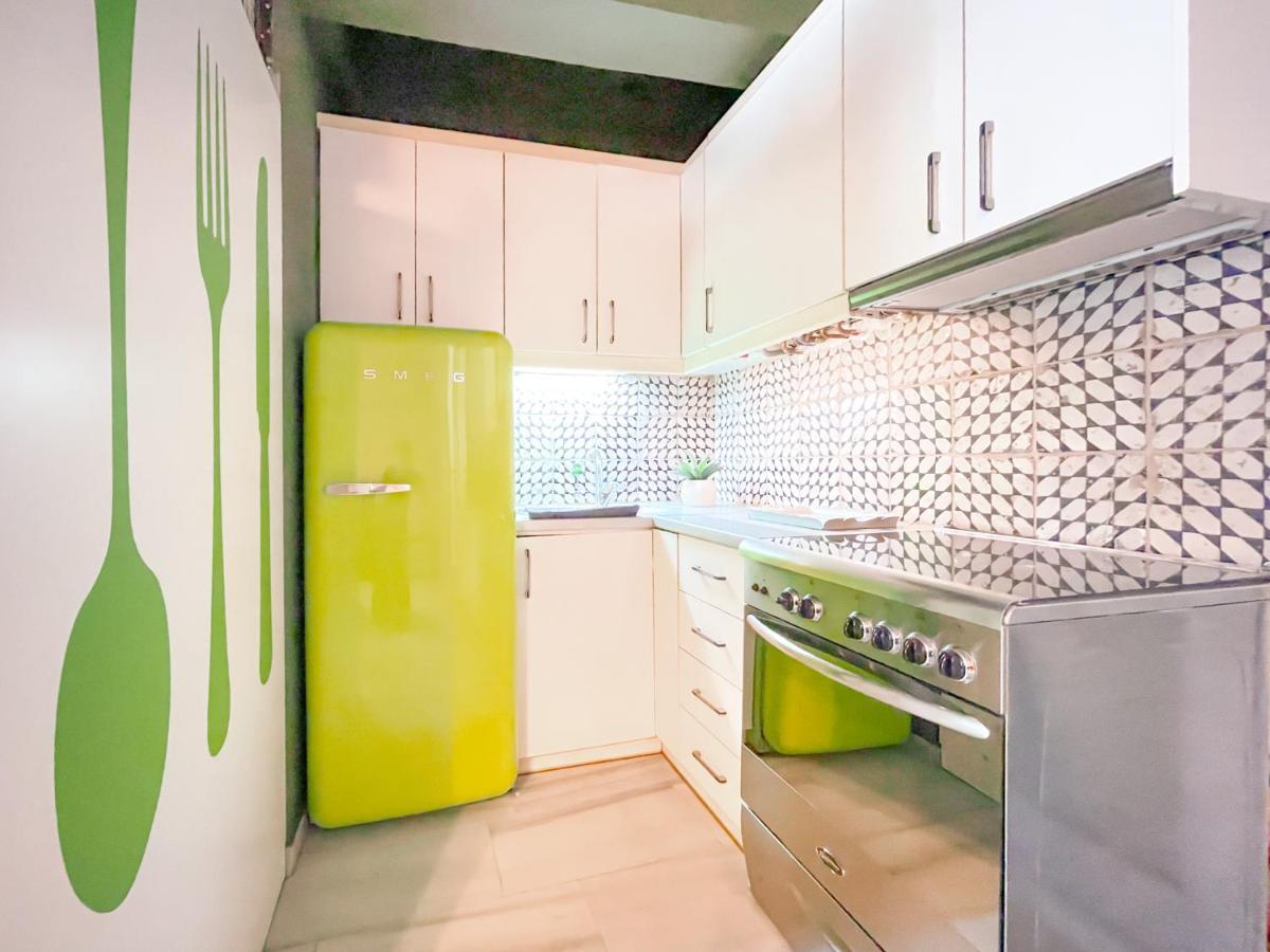 Loft 1 Bedroom Apartment In The Heart Of เอเธนส์ ภายนอก รูปภาพ